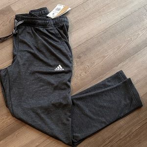 MENS ADIDAS JOGGER NWT